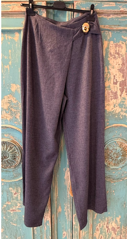 Pantalón Diseño Cruzado Pieza Dorada