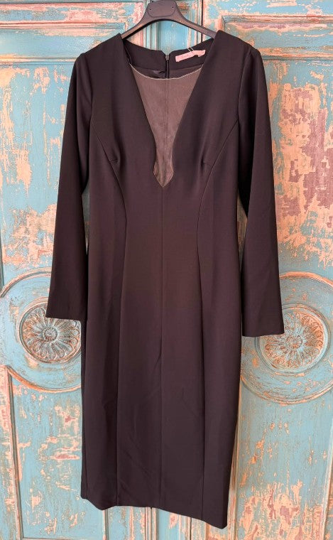 Vestido Negro Con Escote Malla