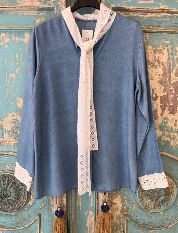 Camisa cuello lazada y puños bordado inglés