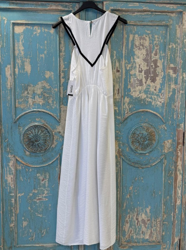 Vestido escote triangulo