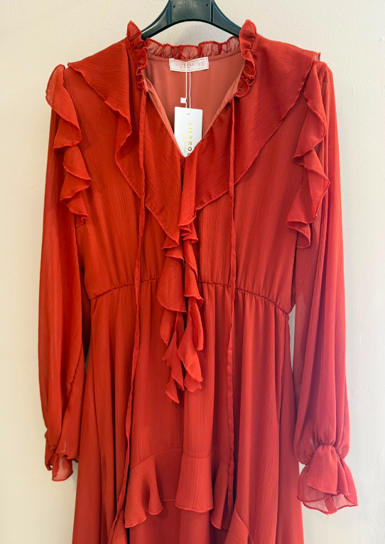 Vestido Largo Corte Cintura Con Volante Central