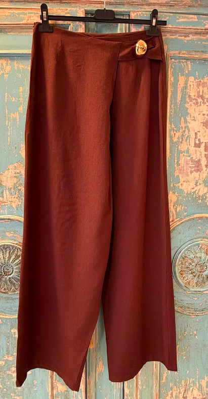 Pantalón Diseño Cruzado Pieza Dorada