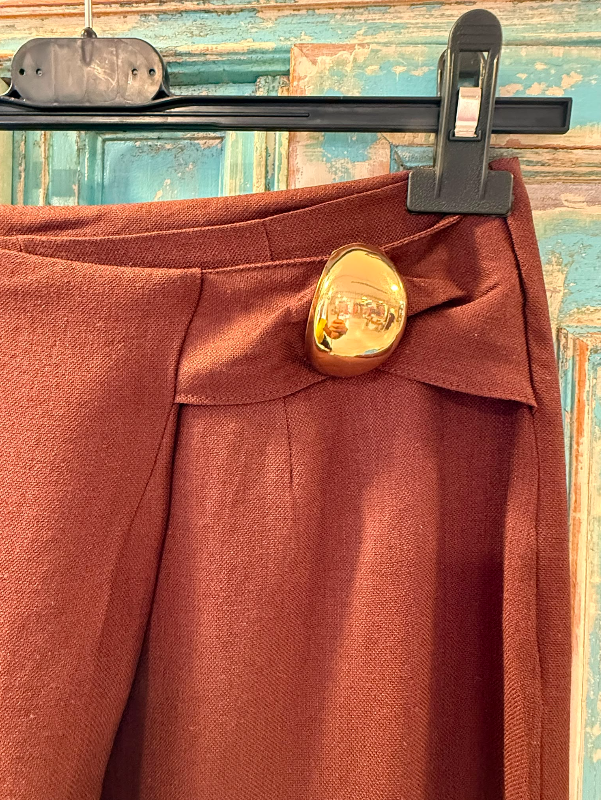 Pantalón Diseño Cruzado Pieza Dorada