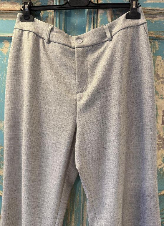 Pantalón Estructurado Con Pinzas