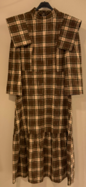 Vestido De Cuadros Con Cuello Perkins