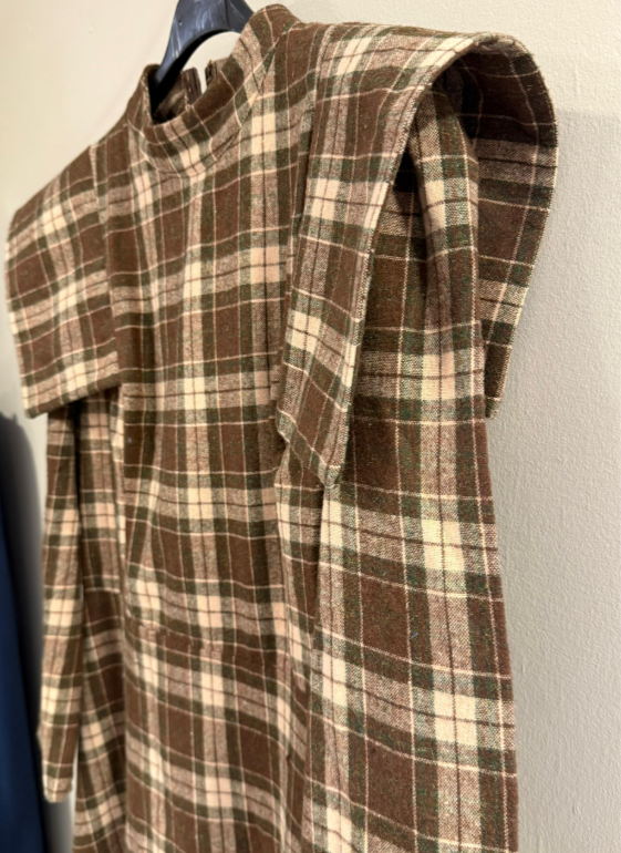 Vestido De Cuadros Con Cuello Perkins