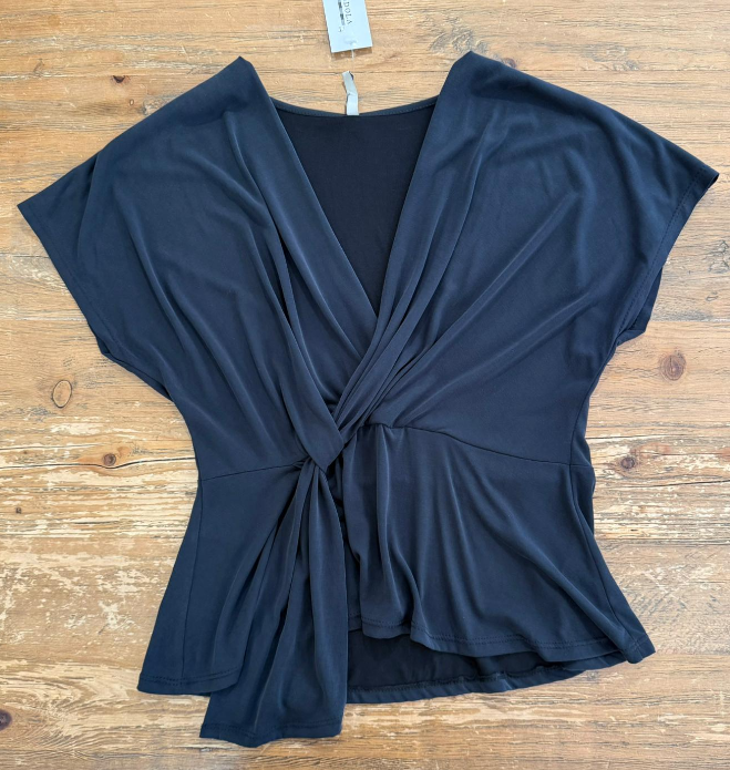 Top Cuello Cruzado Con Nudo