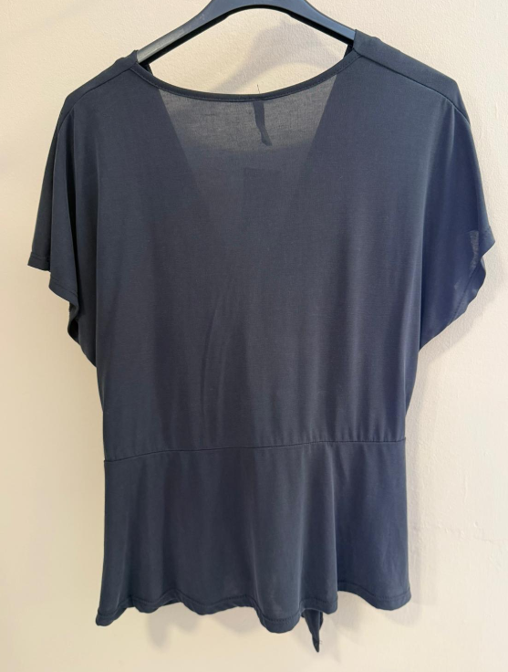 Top Cuello Cruzado Con Nudo