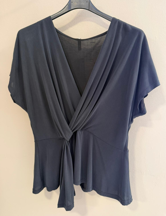 Top Cuello Cruzado Con Nudo