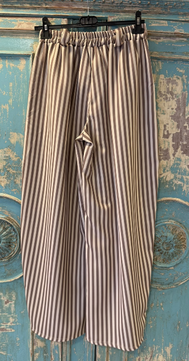 Pantalón Rayas Verticales Con Pinza