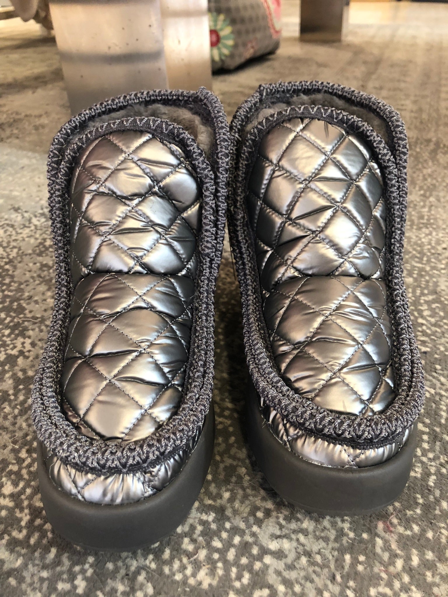 Botín acolchado color plomo “Yumas”