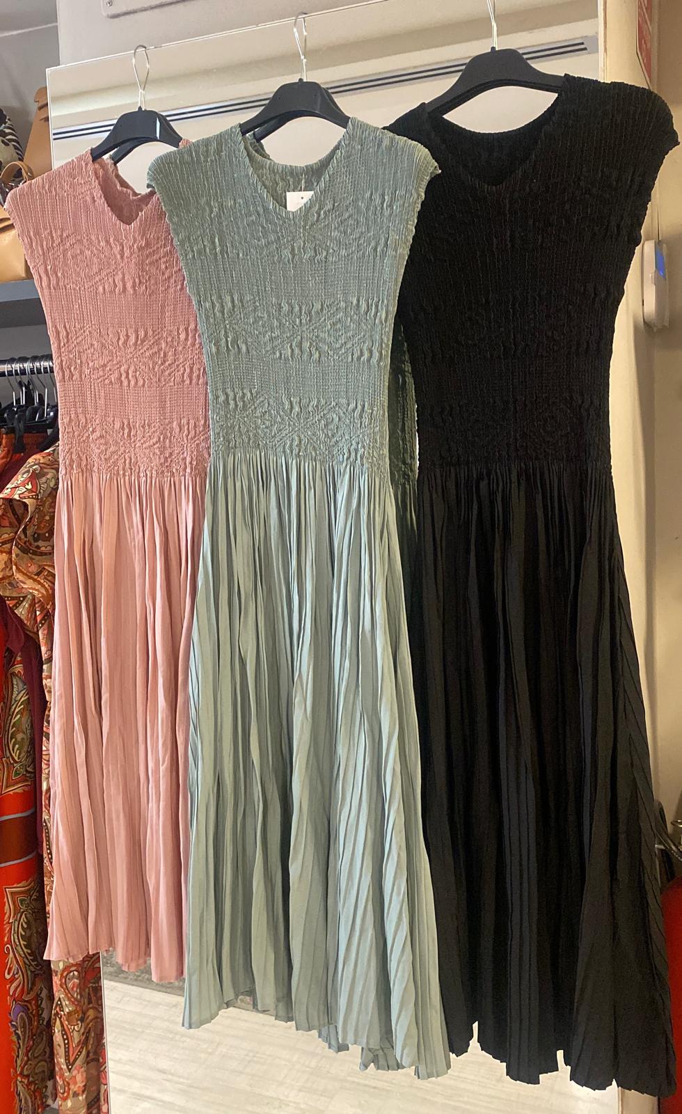 Vestido cuerpo nido abeja falda plisada DONDOLA