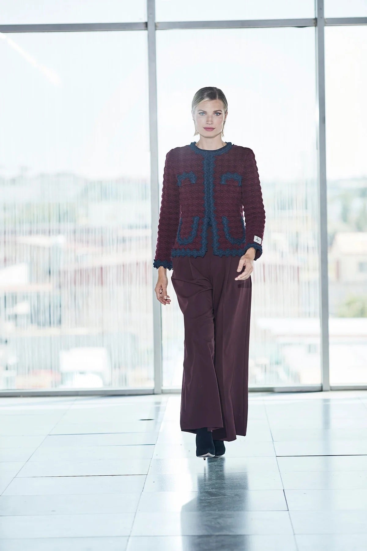 Chaqueta corta granate VIOLETTE “THE EXTREME COLLECTION”