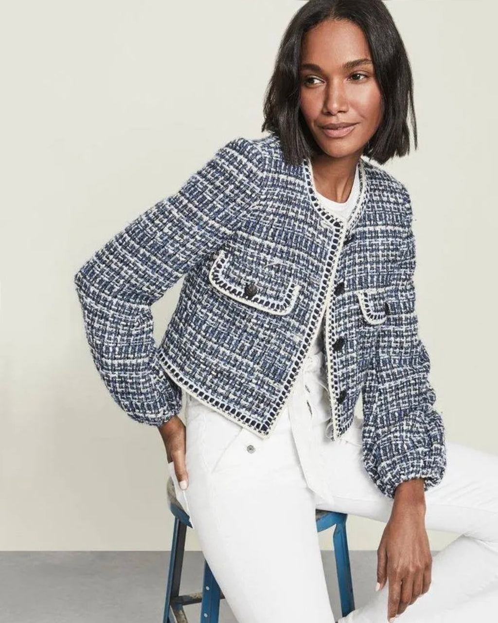 Chaqueta corta tweed tonos azules botones forrados DONDOLA