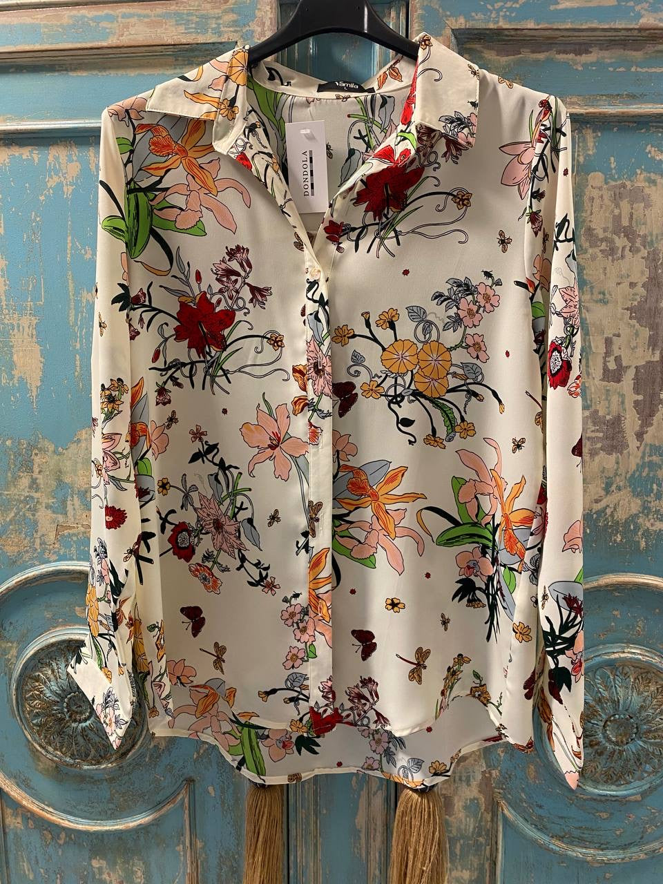 Camisa satinada fondo crudo print floral DONDOLA