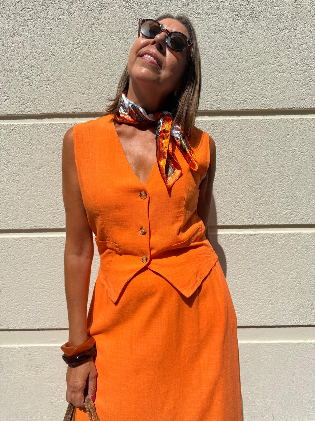 Conjunto naranja chaleco y falda con lino DONDOLA