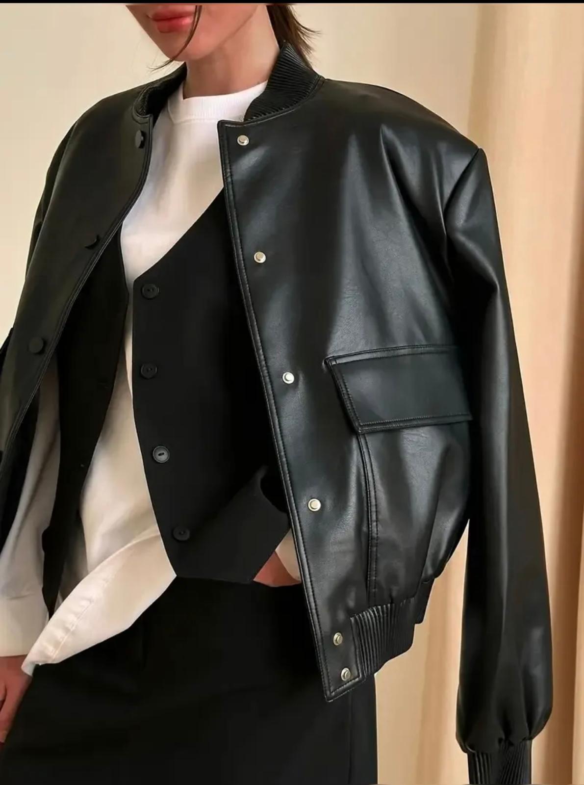 Bomber piel sintética negra DONDOLA