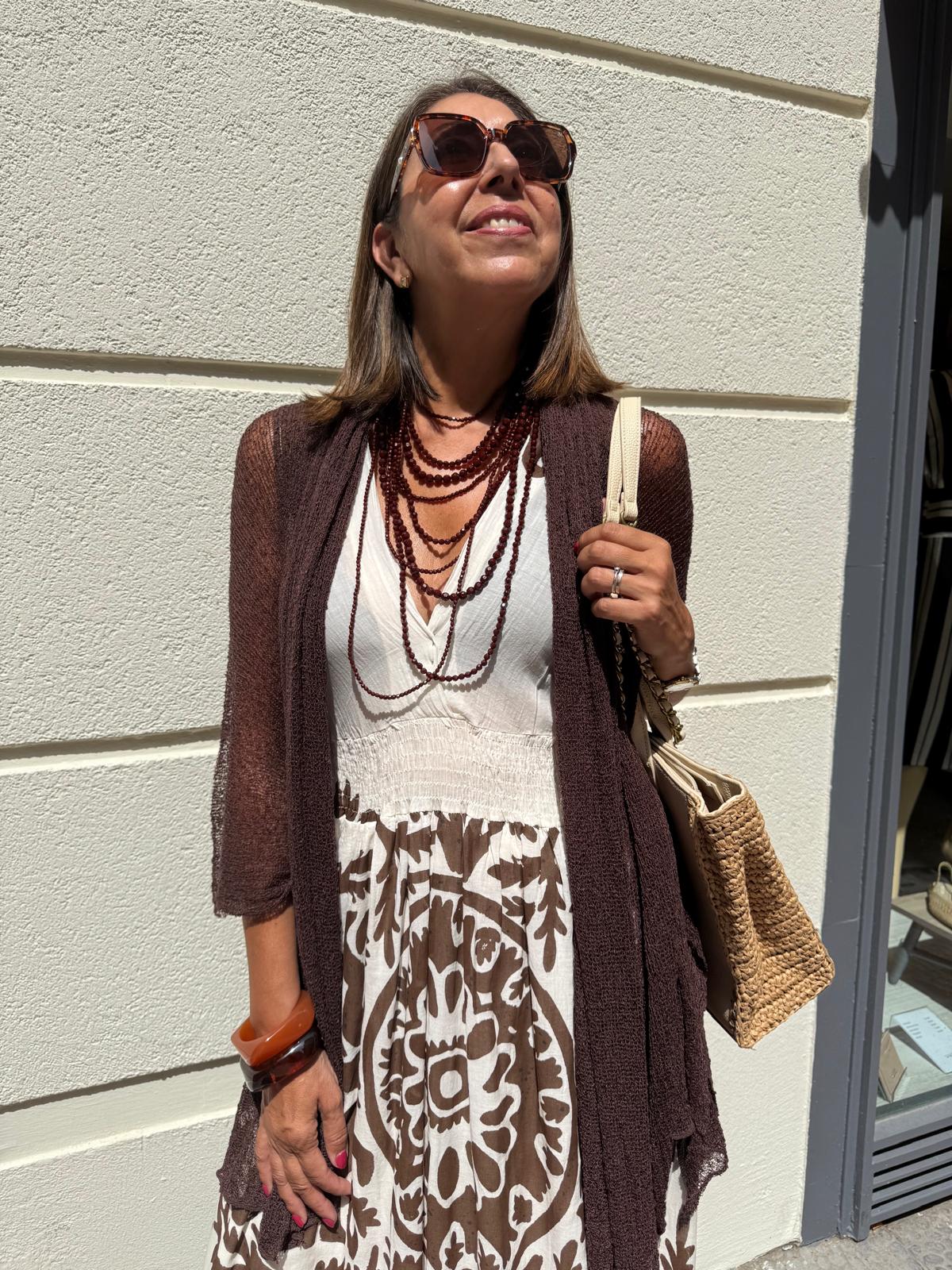 Vestido escote pico estampado chocolate DONDOLA