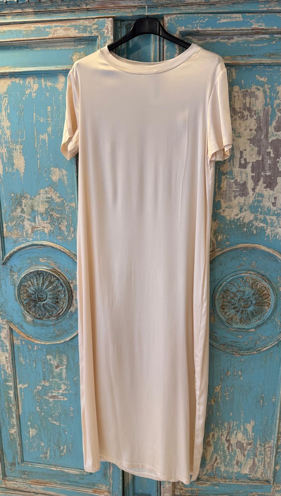 Vestido satinado manga corta abertura lateral DONDOLA