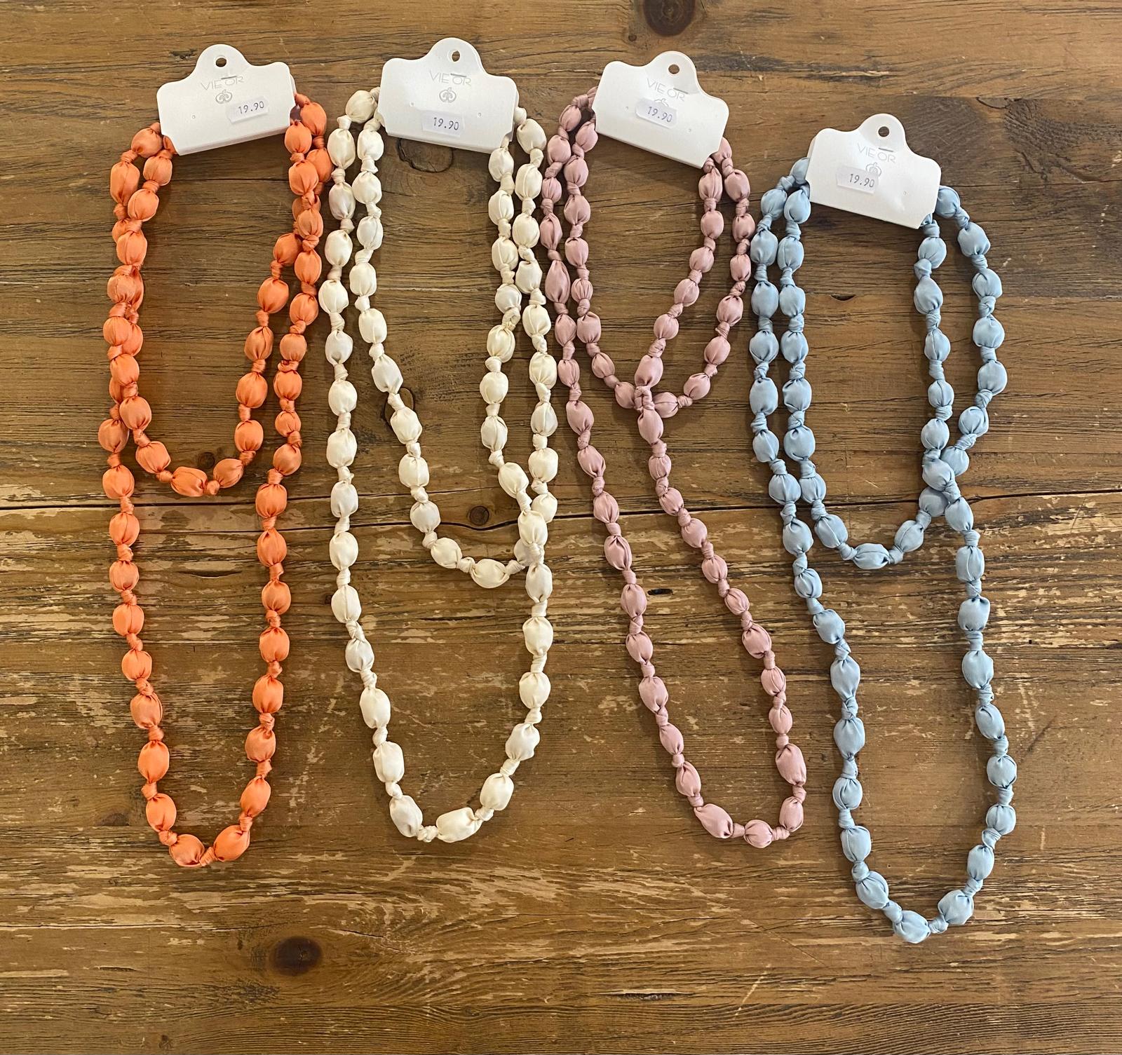 Collar largo bolitas de tela DONDOLA