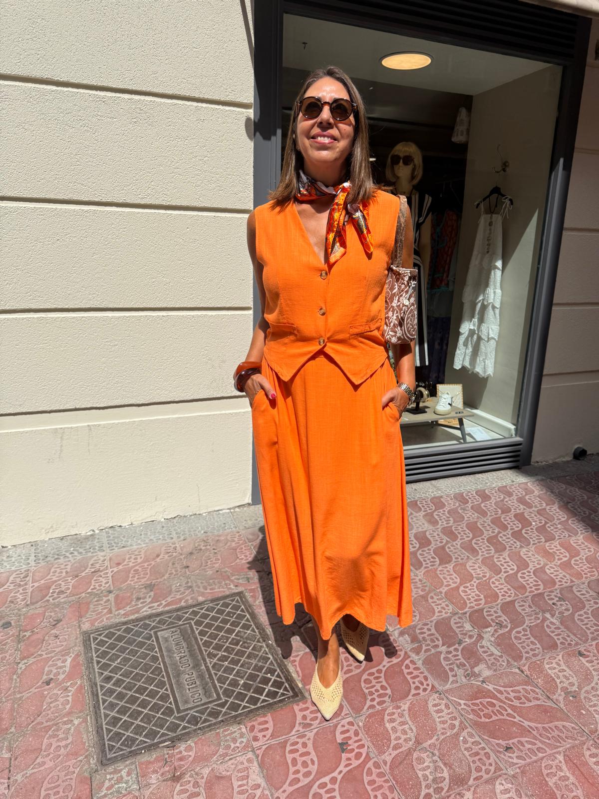 Conjunto naranja chaleco y falda con lino DONDOLA