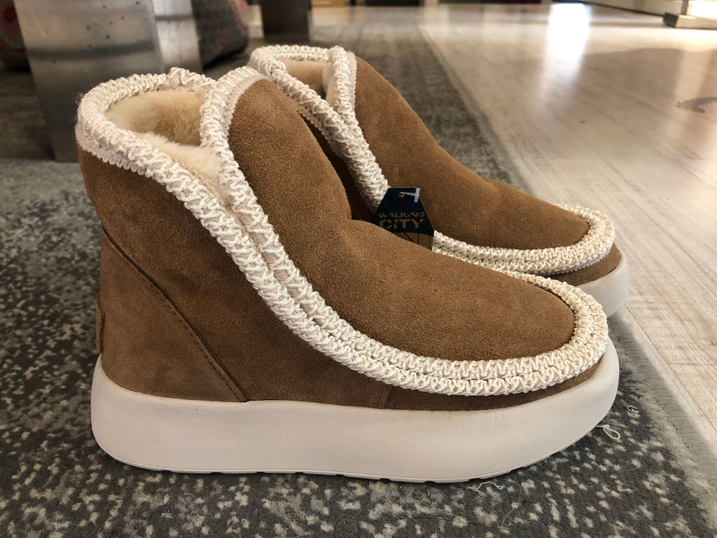 Botín piel serraje color cuero “Yumas”