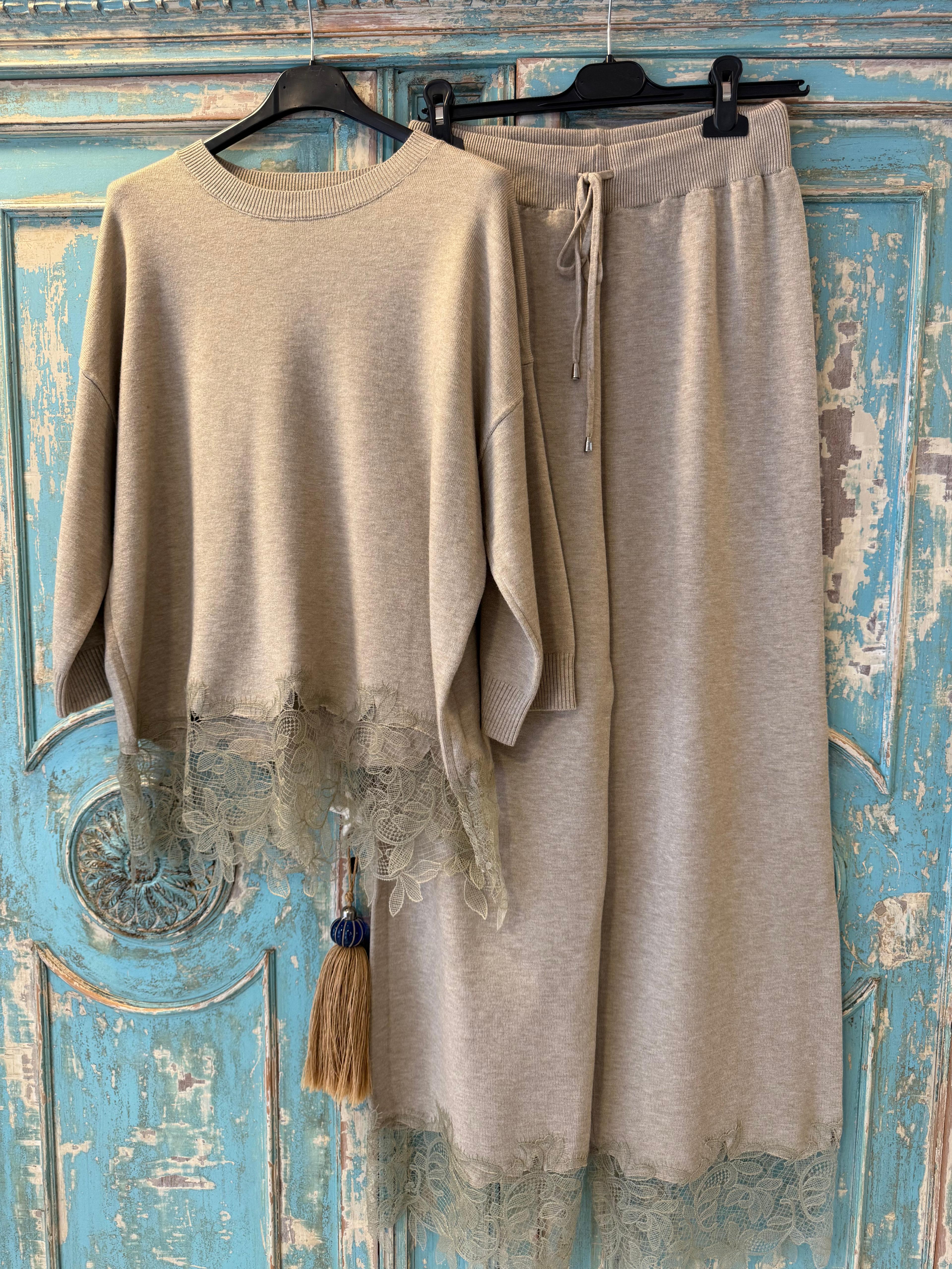 Conjunto de punto pantalón con encaje DONDOLA