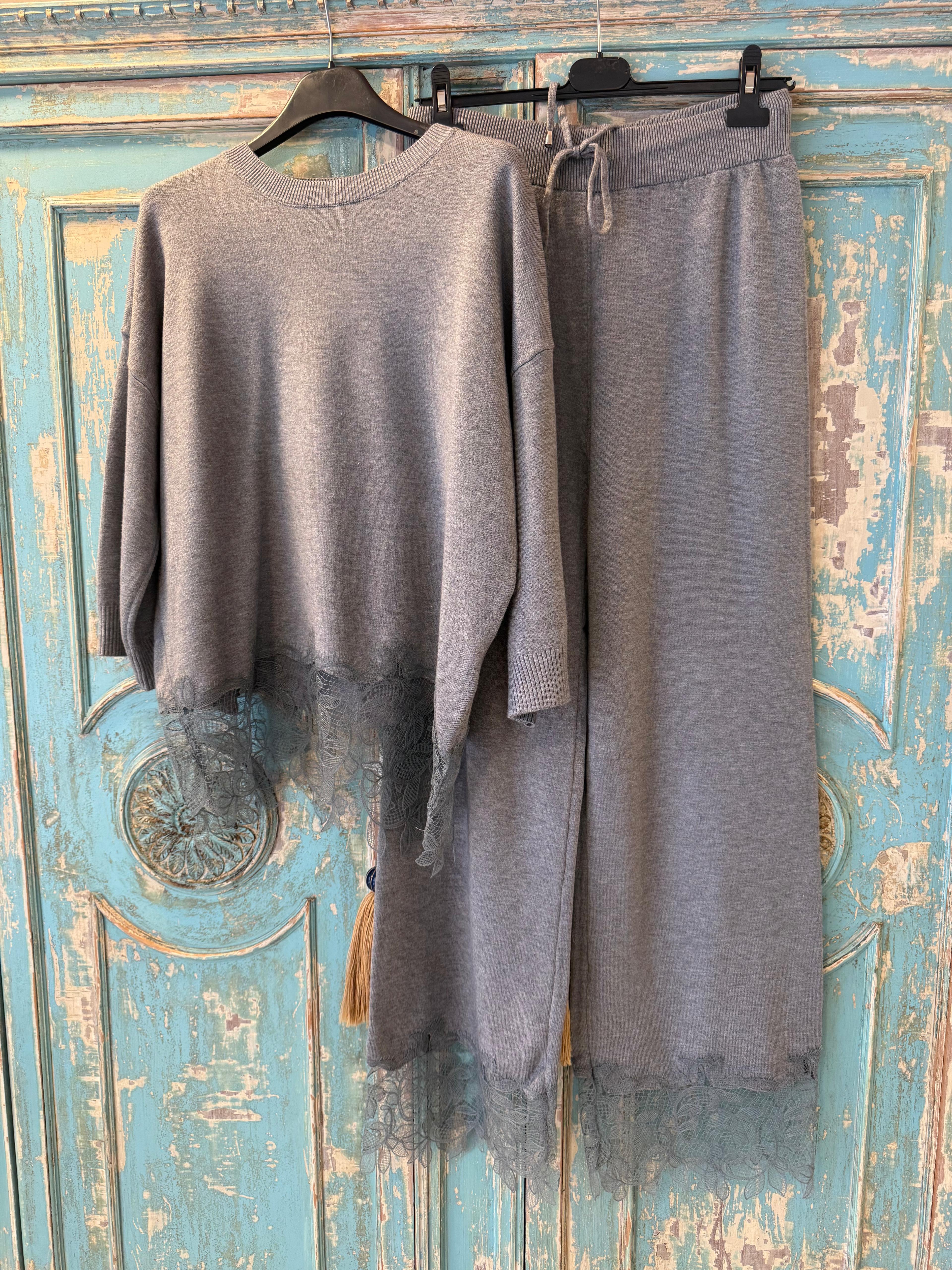 Conjunto de punto pantalón con encaje DONDOLA