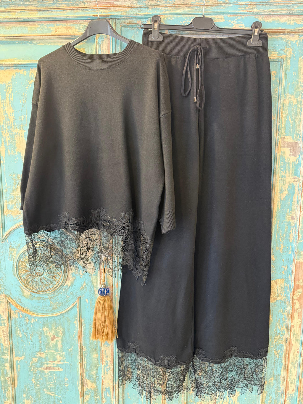 Conjunto de punto pantalón con encaje DONDOLA
