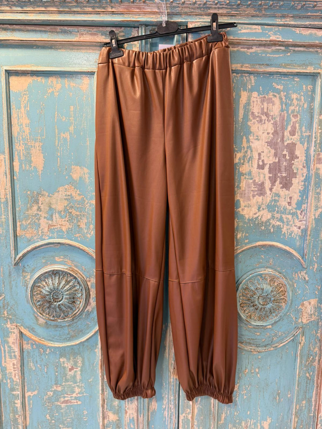 Pantalones Jogger Efecto Poli Piel Chocolate