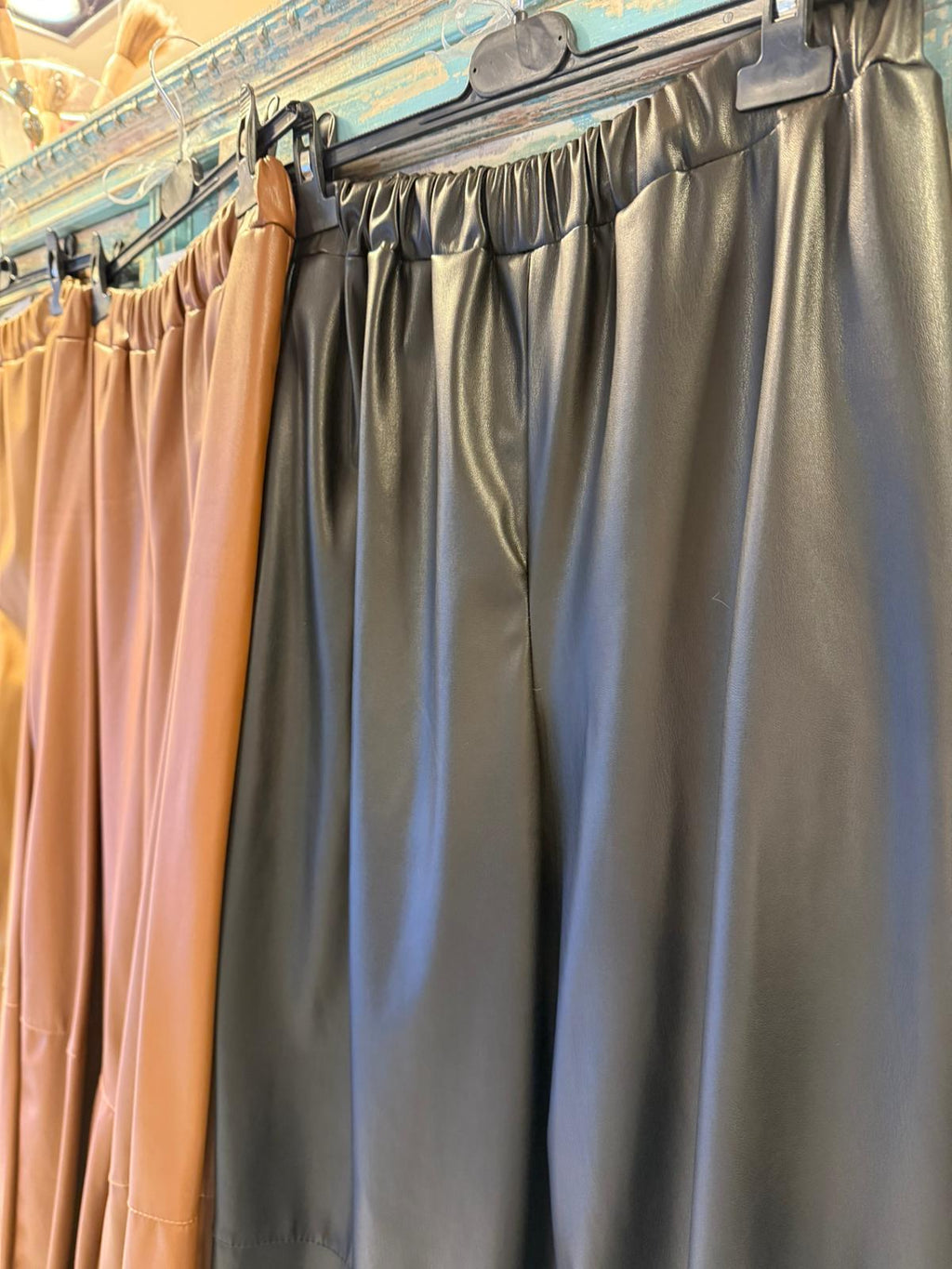 Pantalones Jogger Efecto Poli Piel Chocolate