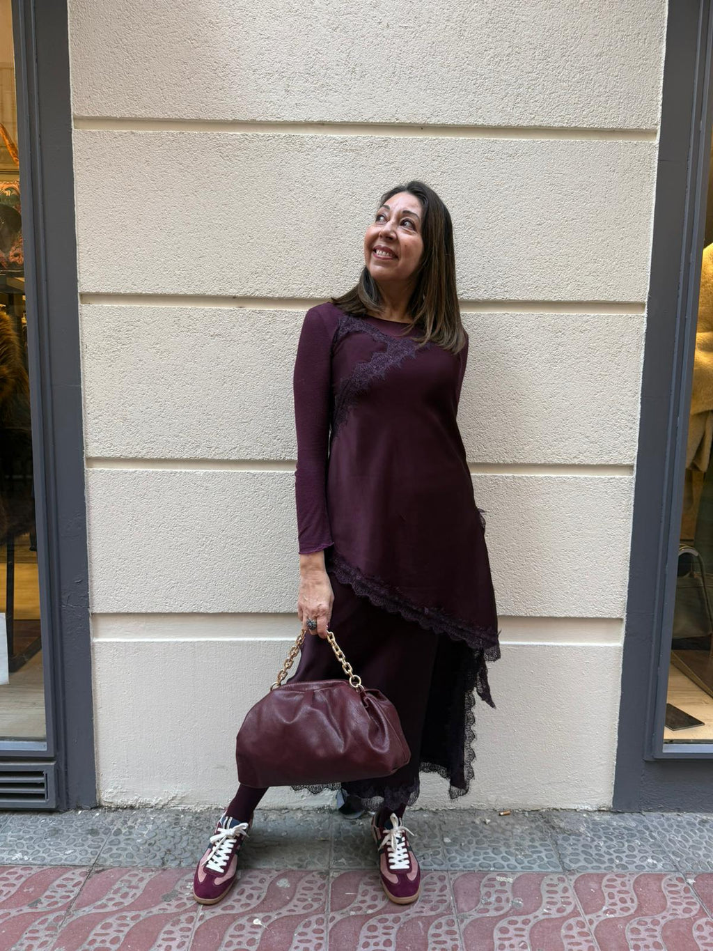 Vestido Lencero Encaje Midi - Elegancia Atemporal