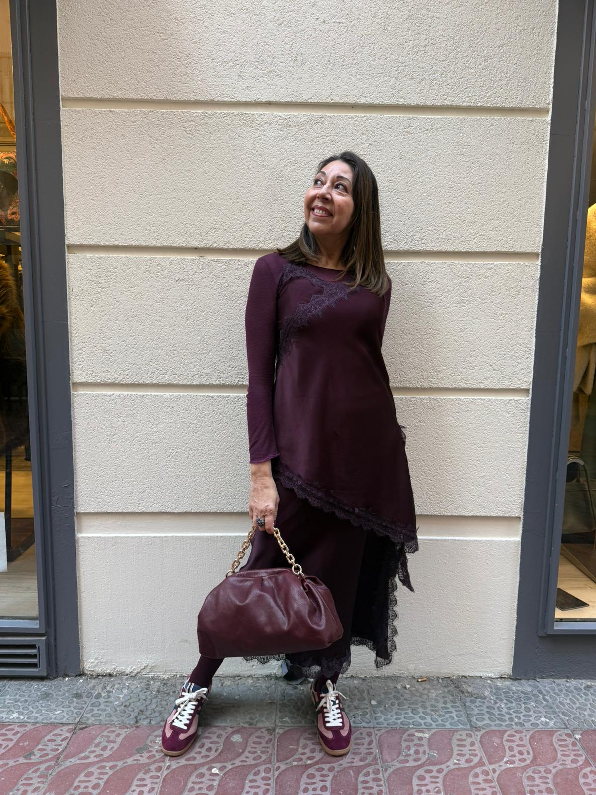 Vestido Lencero Encaje Midi - Elegancia Atemporal