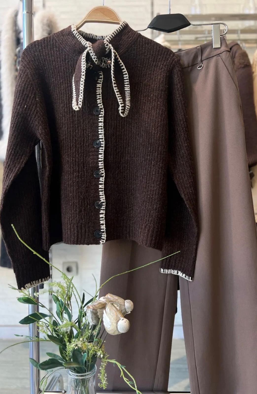 Chaqueta con Lazada y Pespuntes Contrastados - Talla Única | Dondola