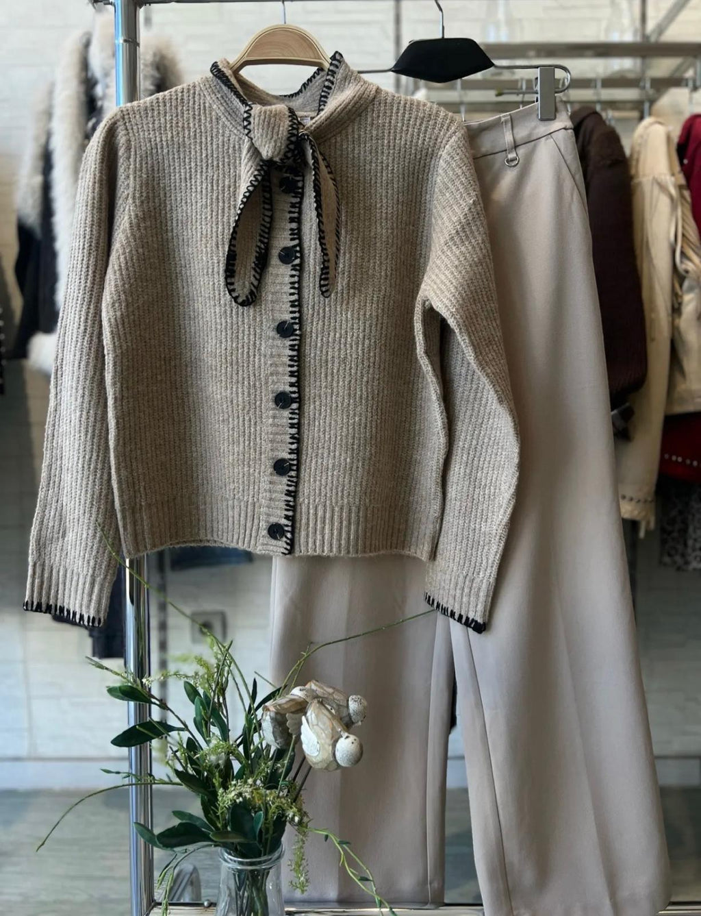 Chaqueta con Lazada y Pespuntes Contrastados - Talla Única | Dondola