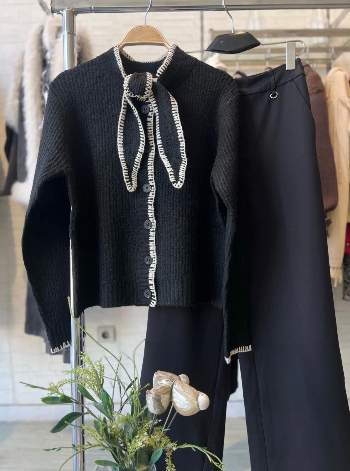 Chaqueta con Lazada y Pespuntes Contrastados - Talla Única | Dondola