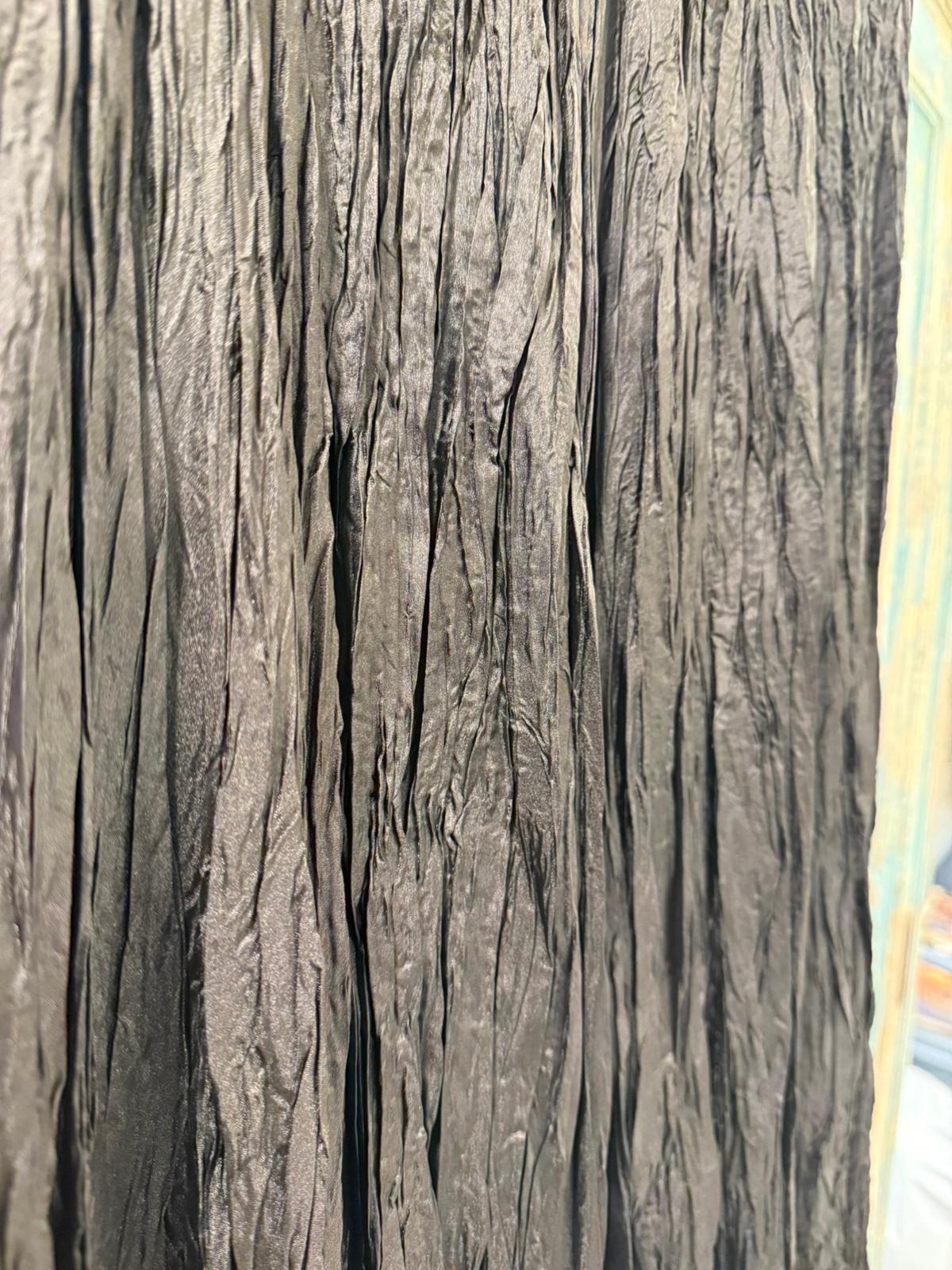 Falda Plisada Negra Efecto Arrugado - 70% Viscosa 27% Nylon - Talla Única (36 - 50)