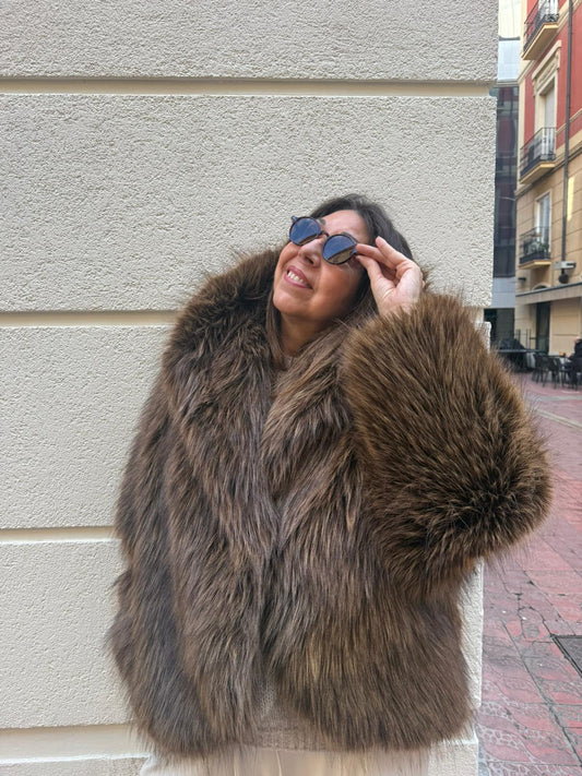 Abrigo Largo Pelo Sintético con Capucha - Imitación Zorro | Dondola