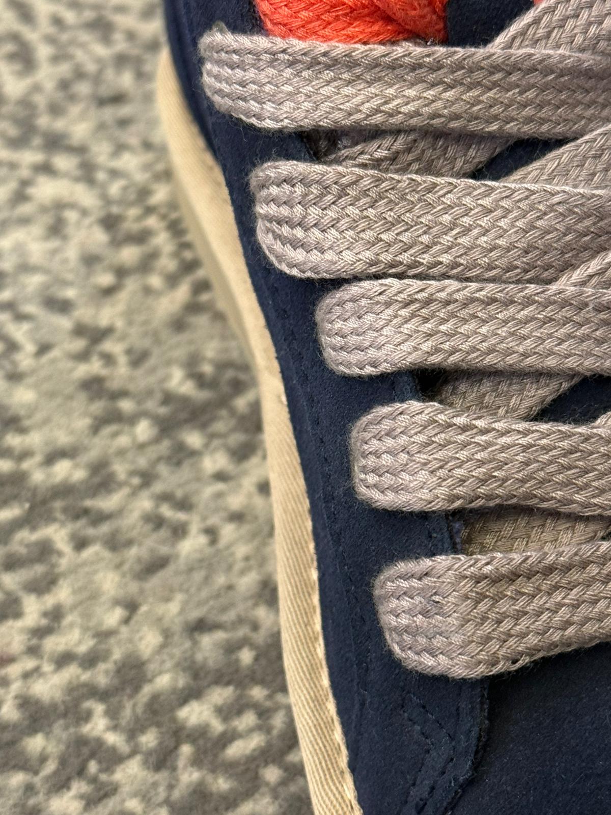 Botitas Deportivas Azul Marino Detalle Coral - Dondola Moda