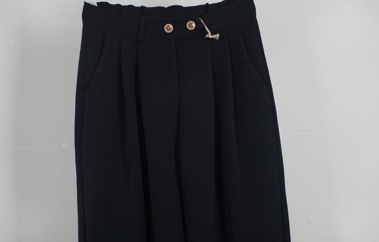 Pantalón Ancho Pinzas Botones Delanteros