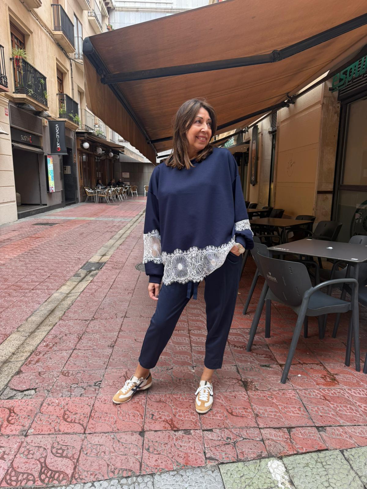 Sudadera con Encaje