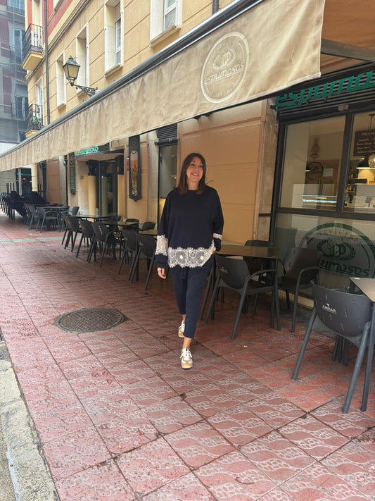Sudadera con Encaje
