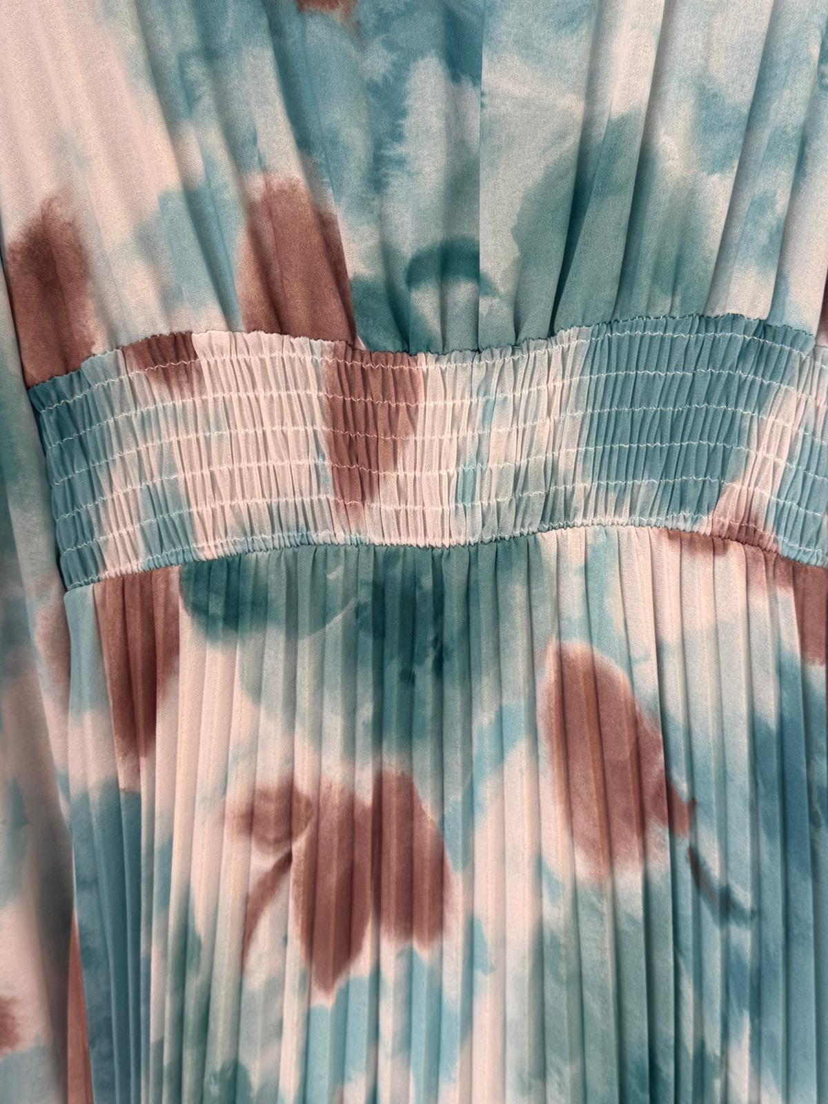 Vestido Largo Plisado Tie-Dye con Escote Cruzado