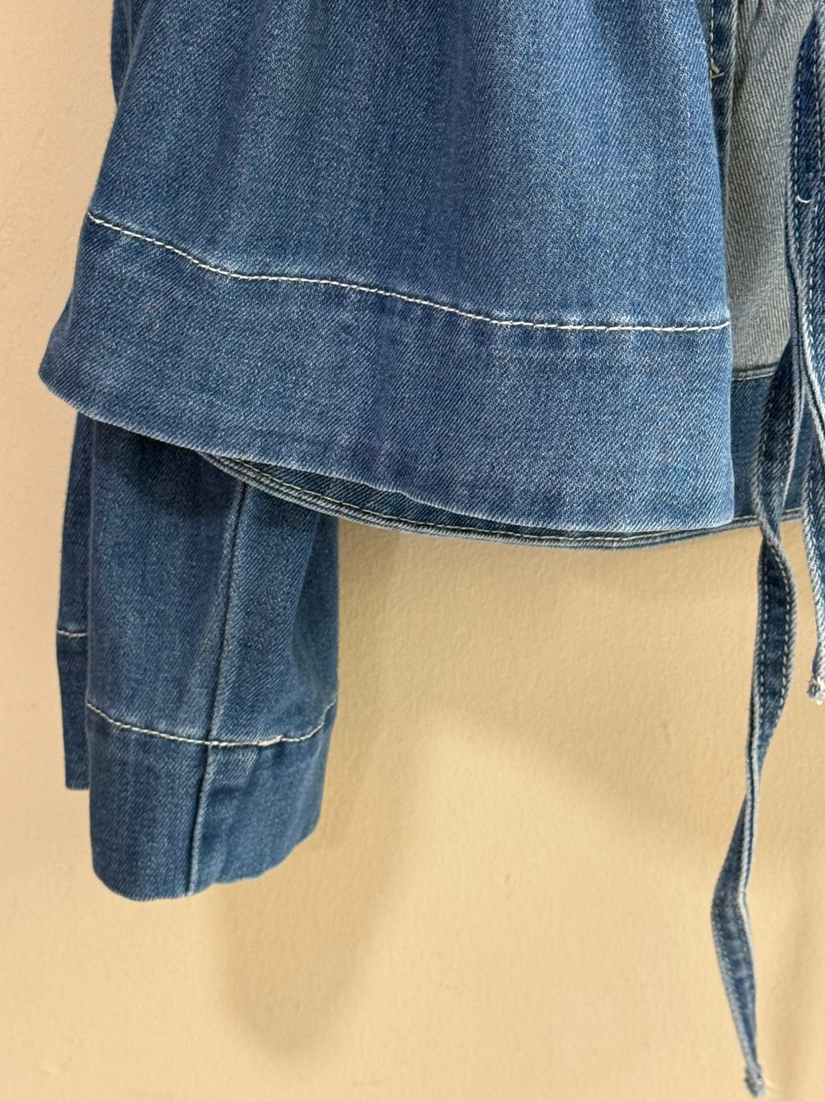 Chaqueta Vaquera con lazadas y volante