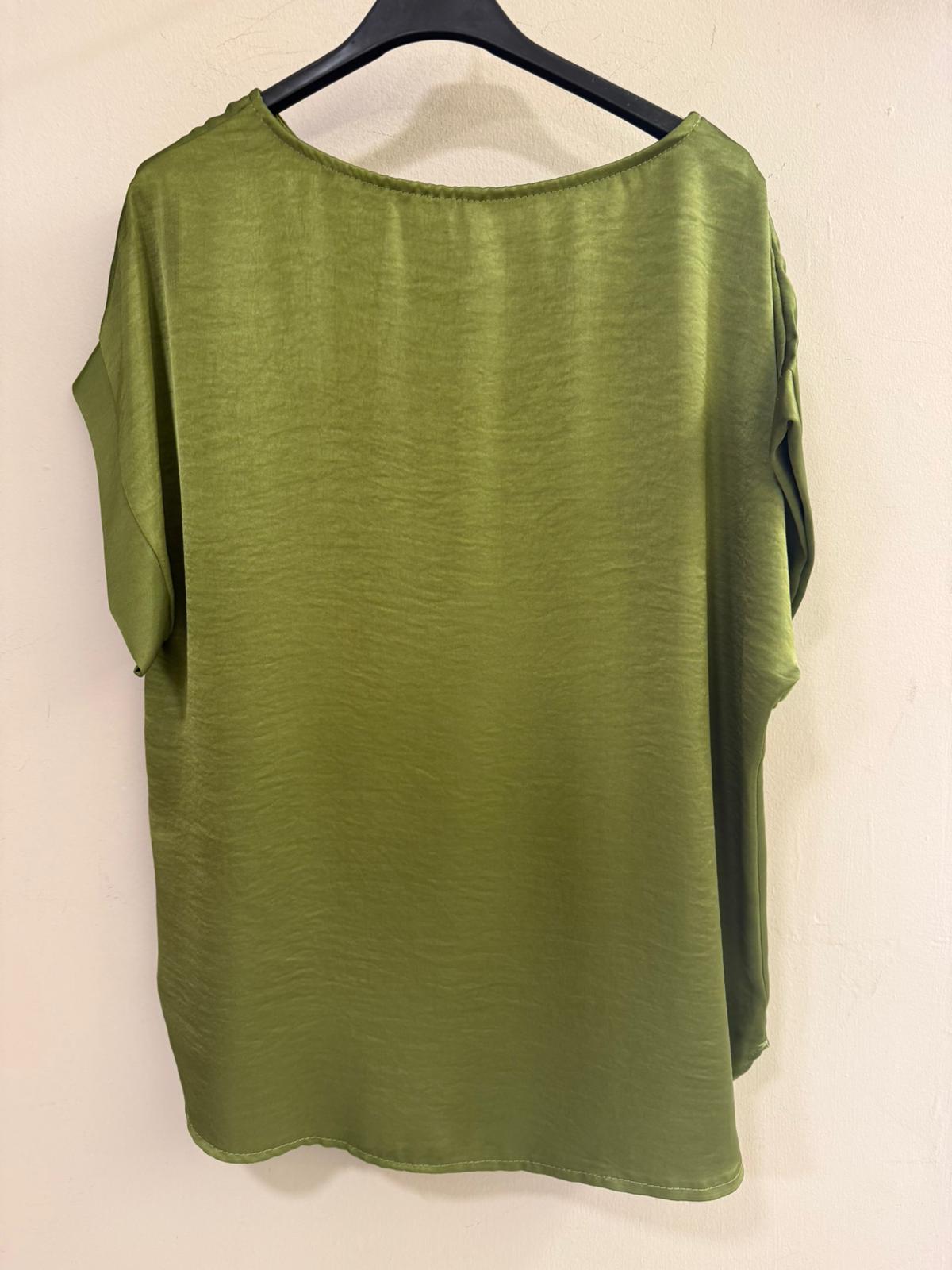 Blusa satinada de manga corta Cierre con dos botones