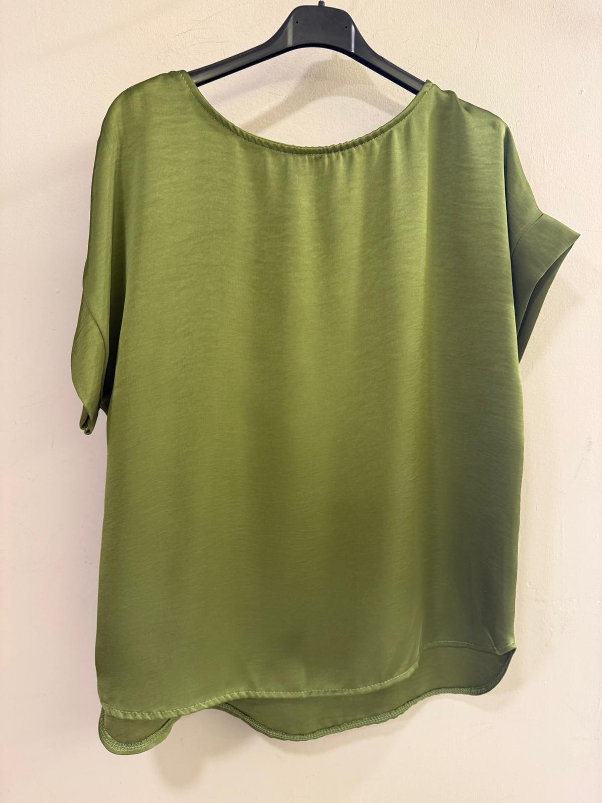 Blusa satinada de manga corta Cierre con dos botones