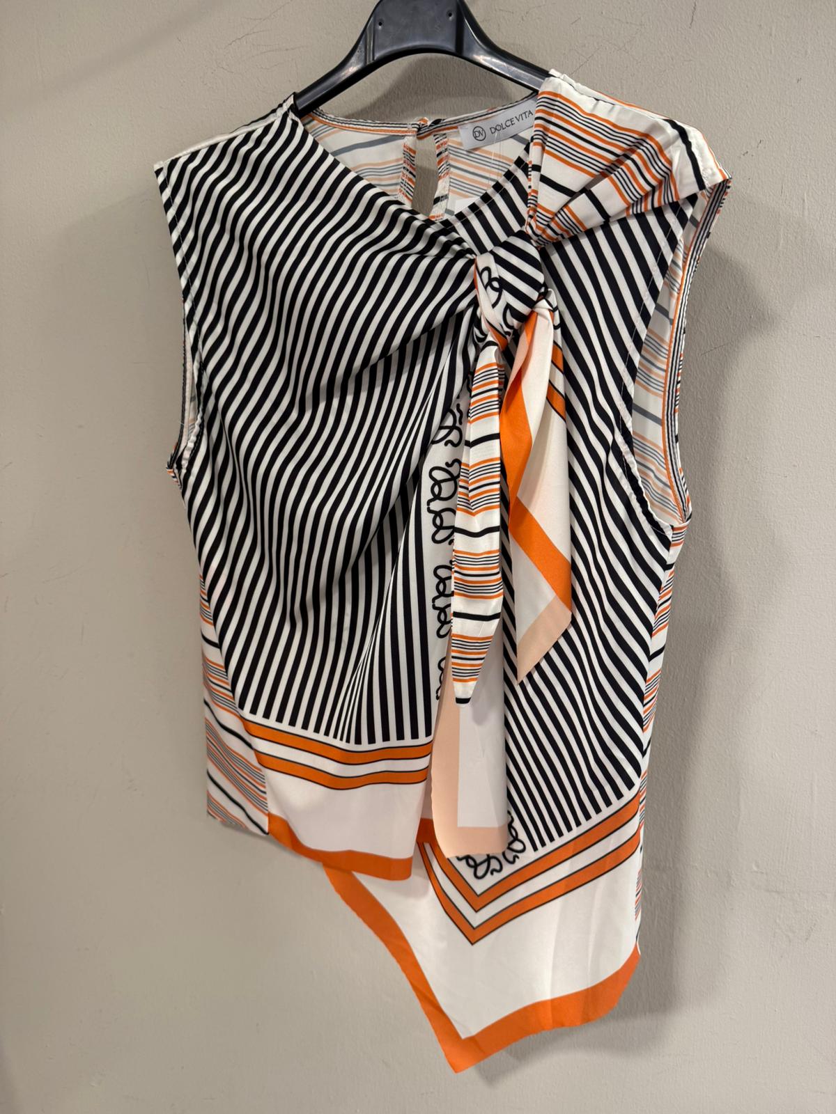 Blusa Satinada de Rayas con Lazada