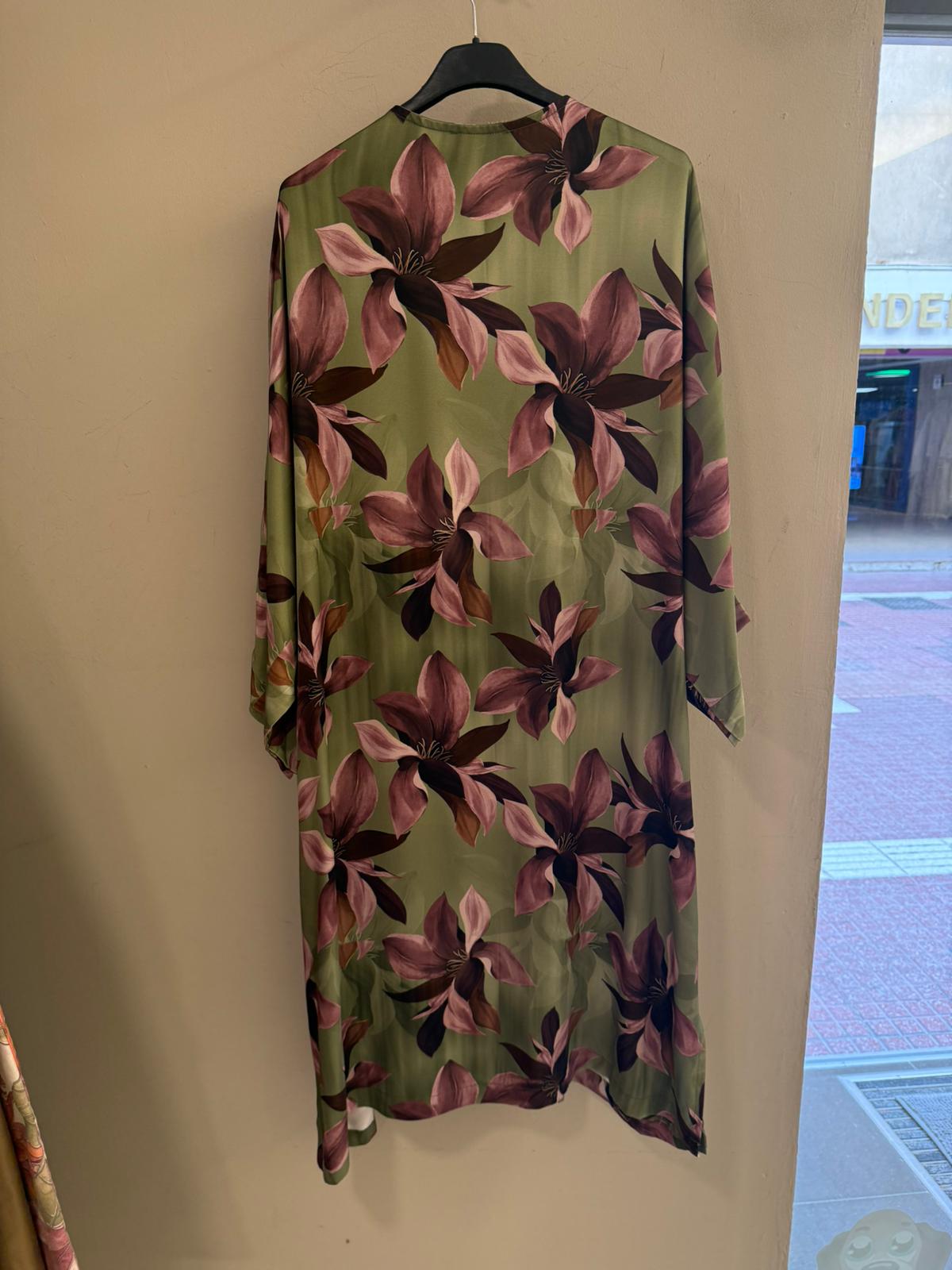 Kimono Largo Floral Clemátide