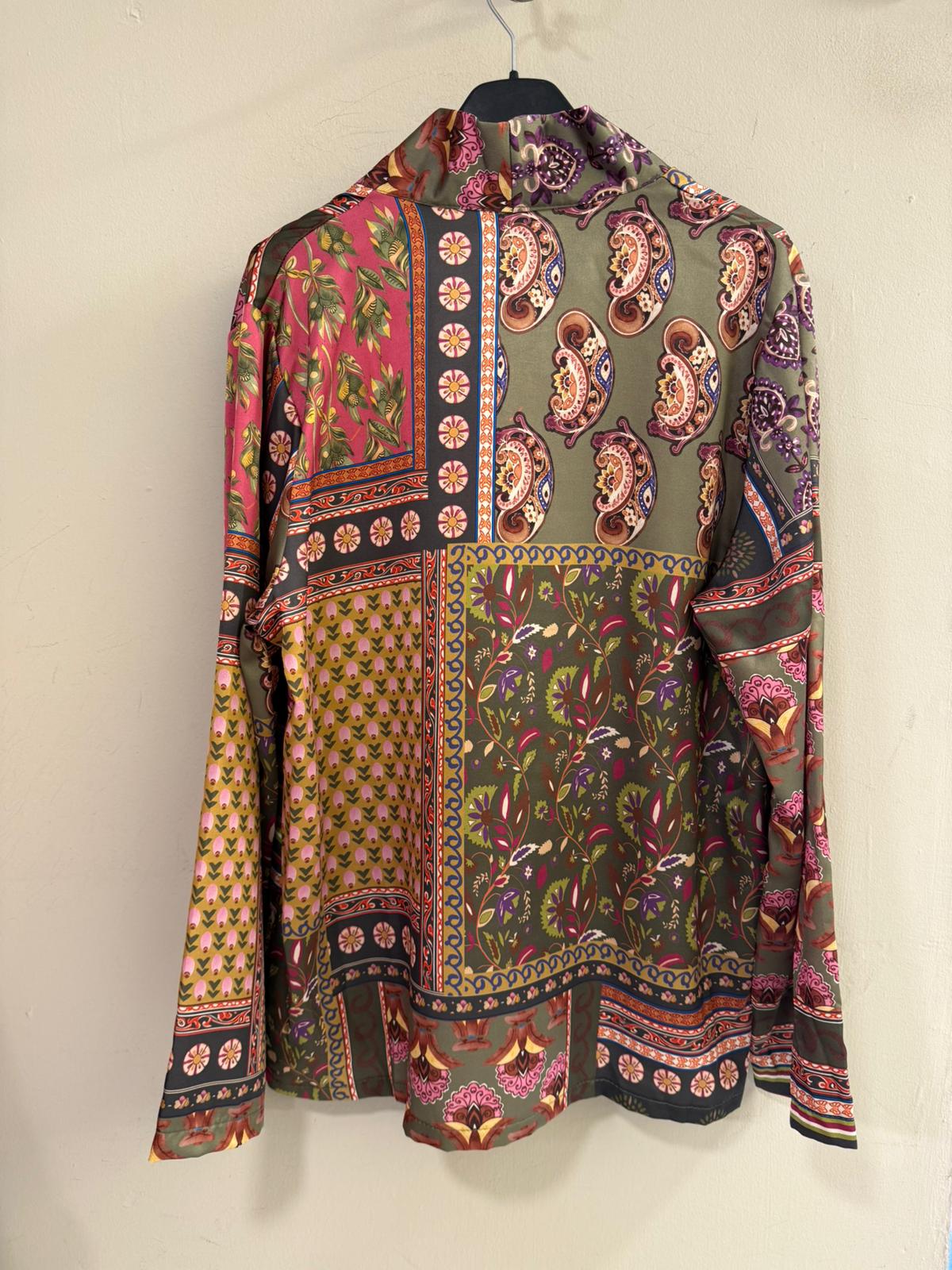 Camisa Patchwork Paisley Multicolor – Estilo Étnico Boho