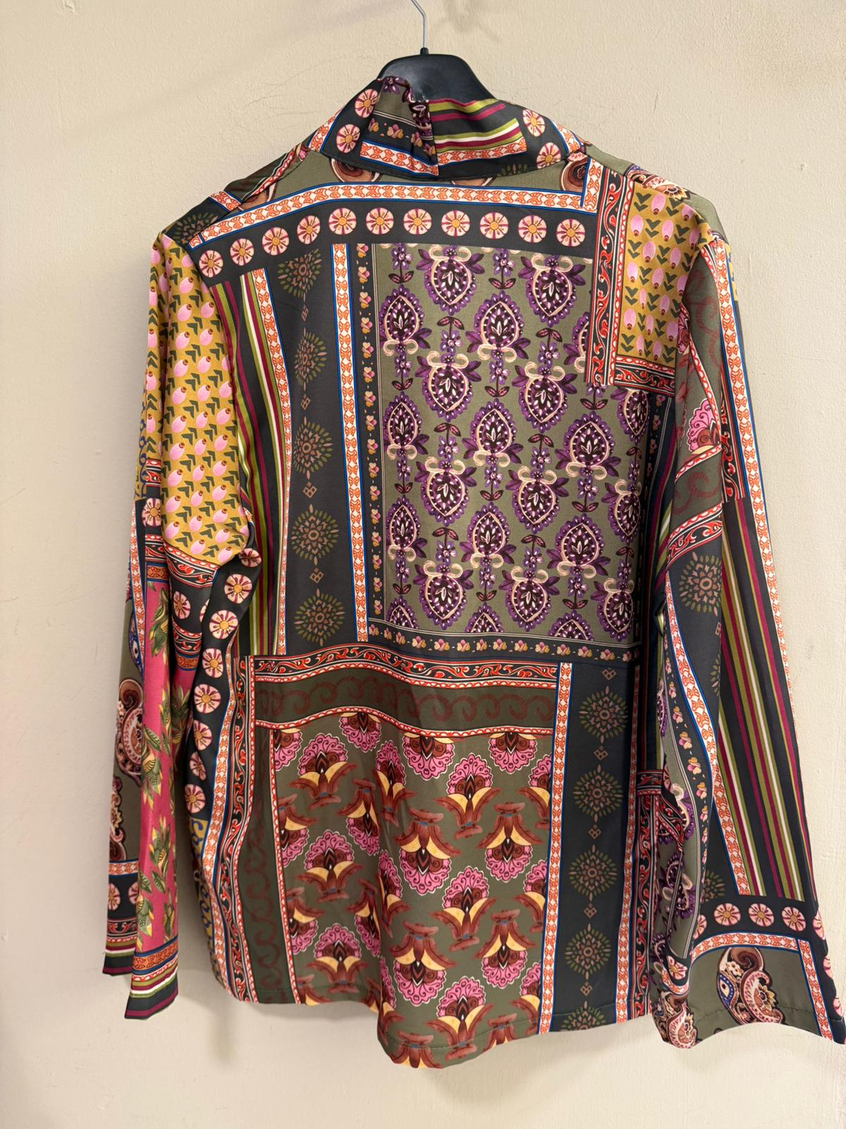 Camisa Patchwork Paisley Multicolor – Estilo Étnico Boho